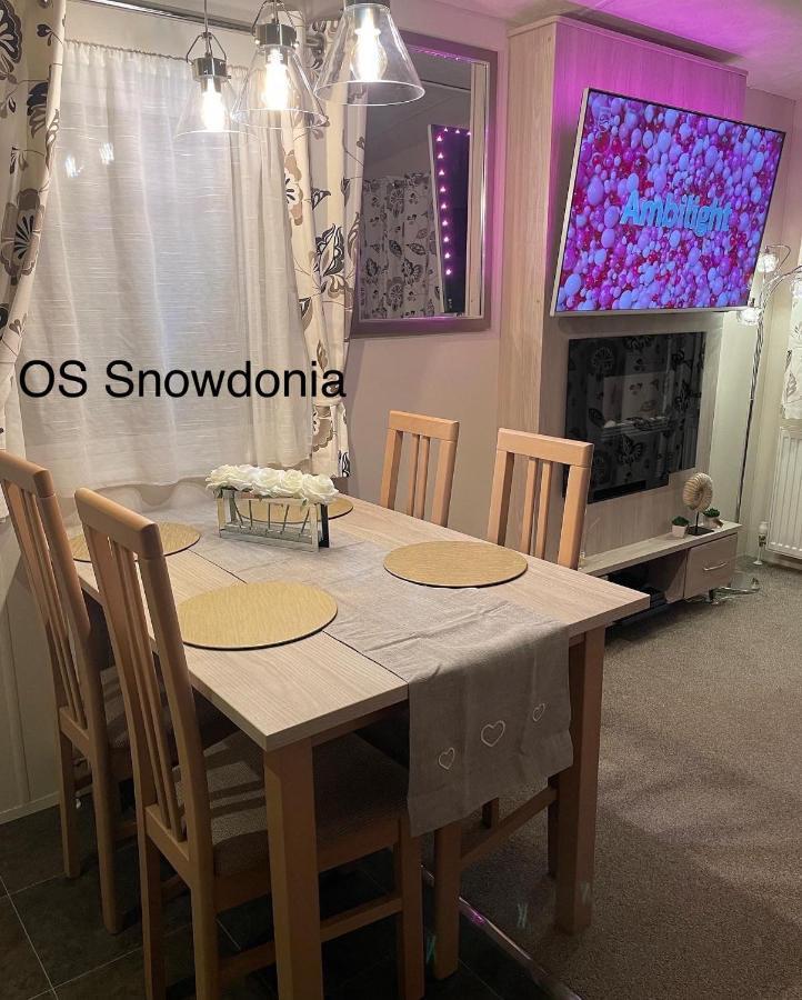 Snowdonia Holidays Caravan Hire - Aberdunant Park - 111 Silver Birch Porthmadog Exterior photo